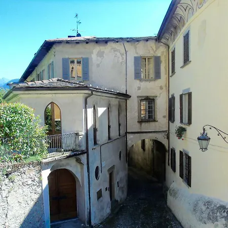 Il Granaio Di Palazzo Guicciardi San Bernardo (Sondrio)